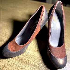 Donald J. Pliner Brown Suede and Metallic Pumps